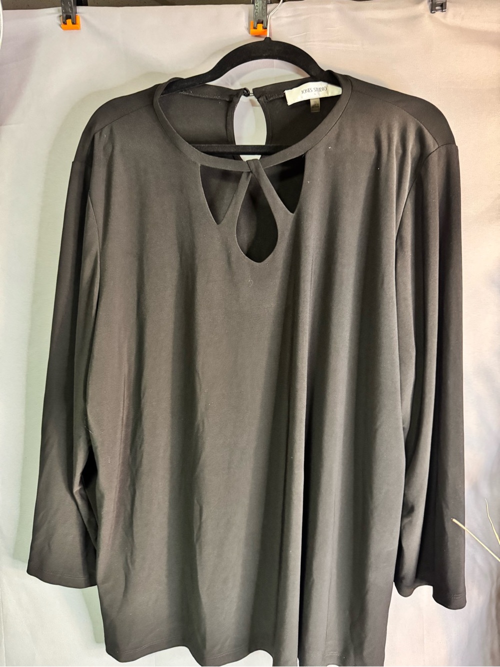 Jones Studio Black Long Sleeve Top with Keyhole Cutouts